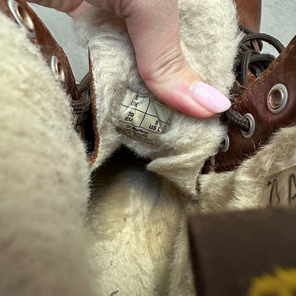 Dr Martens 1460 Women’s Fur Lined Lace up Boots Size 8 - Picture 5 of 9